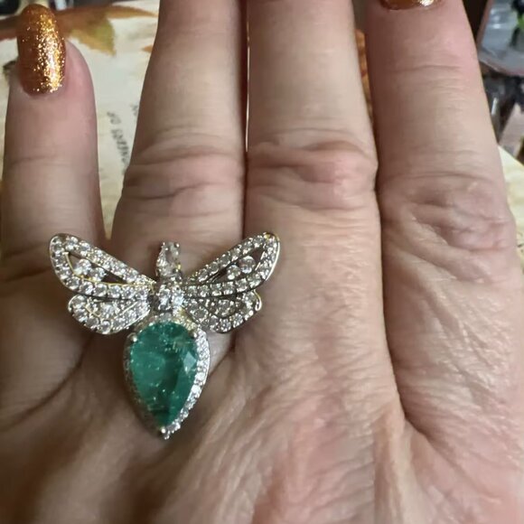 Elegant Silver and Green Dragonfly Ring with illuminating tail in the dark - Picture 6 of 6